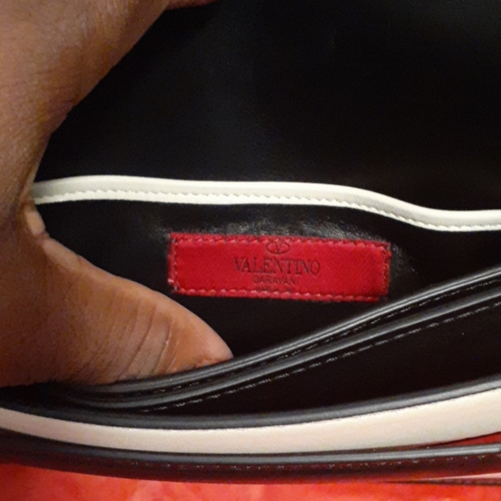 Valentino Garavani Handbag - Picture 7 of 8
